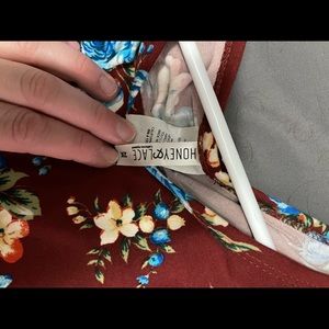 Like new Honey and Lace long sleeve dress. Has pockets! Comfortable and flowy.